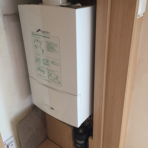 Installation of Worcester Bosch 32cdi Compact Gas Combination Condensing Boiler